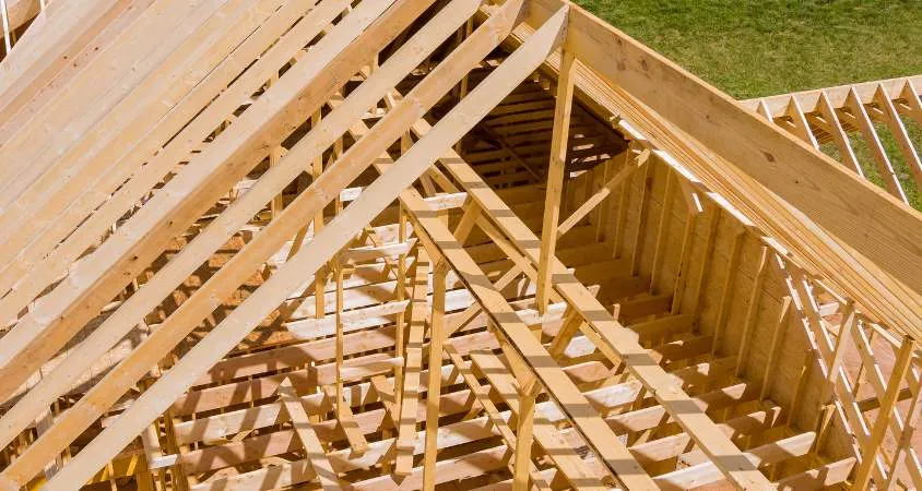 traitement préventif sur une charpente bois à Caveirac